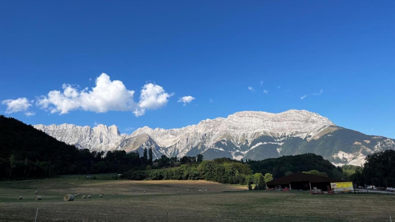 Superbe Appartement Aubessagne Extérieur photo